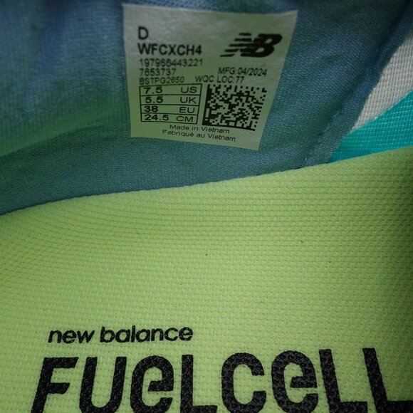 NEW New Balance Women's WIDE D FuelCell Rebel v4 Running Shoes WFCXCH4 - Picture 10 of 11